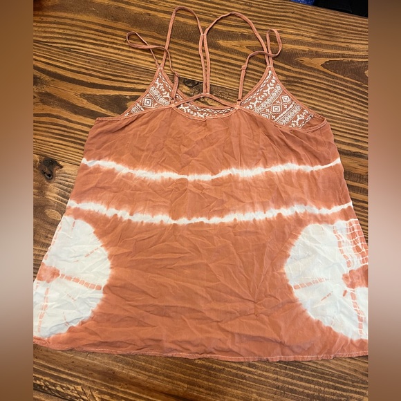 Altar’s State Top - Picture 2 of 6